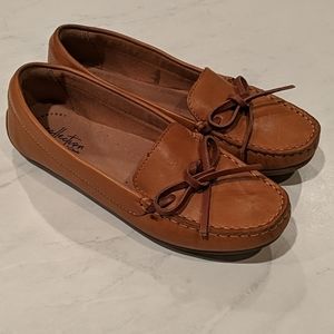 Clarks Women Tan Dameo Swing Driving Moc